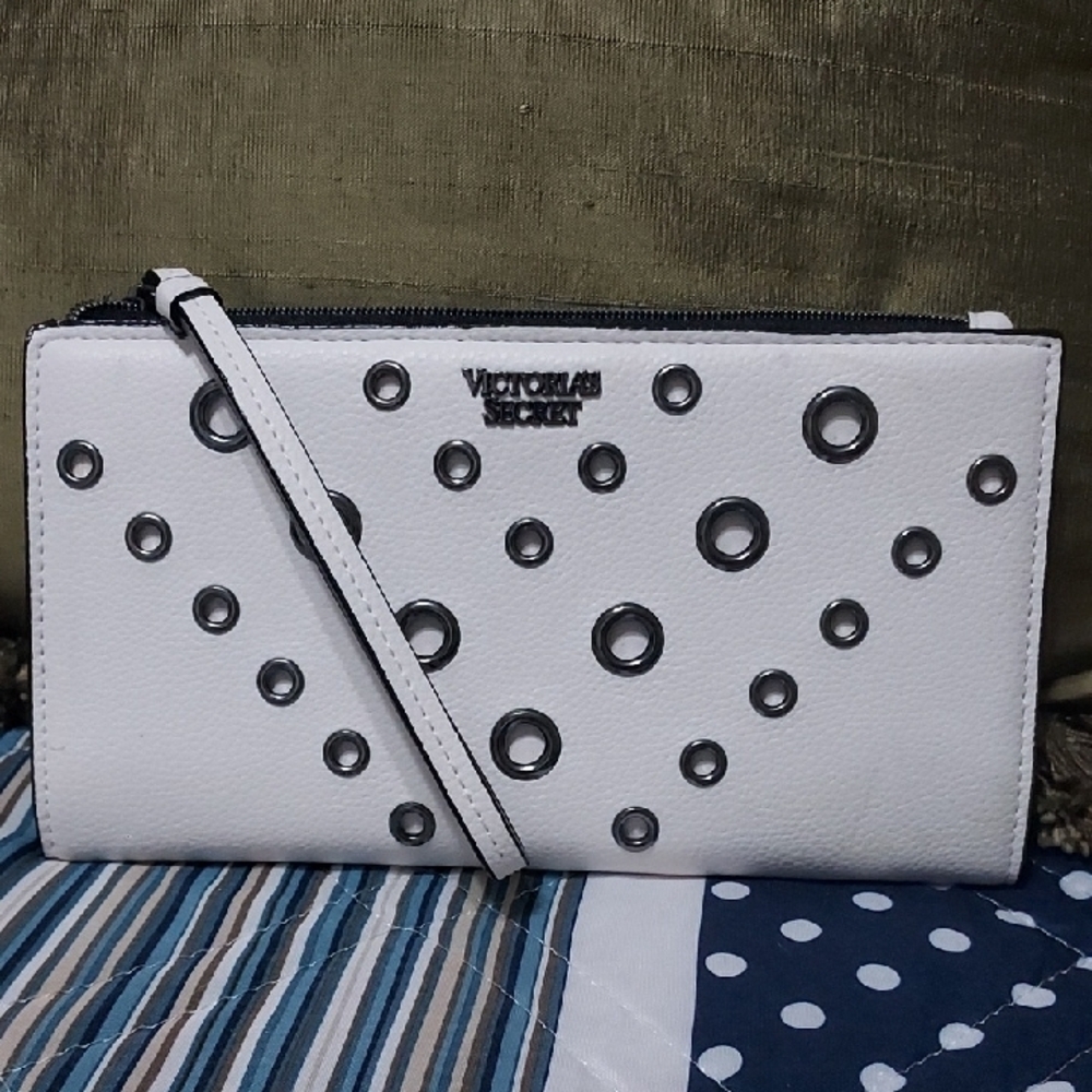 NWOT Victoria's Secret White Studded Women's Clutch/wristlet